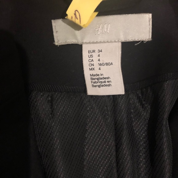 H&M black blazer - Picture 2 of 3
